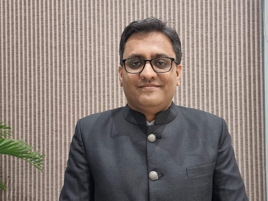 Dr.  Priyanshu   Mathur